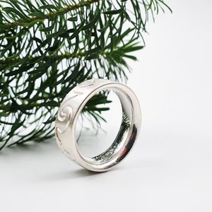 Zilveren ring met decoratie afbeelding 2