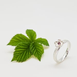 Silver ring with rhodolite