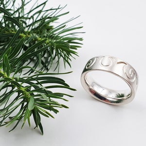 Zilveren ring met decoratie afbeelding 1