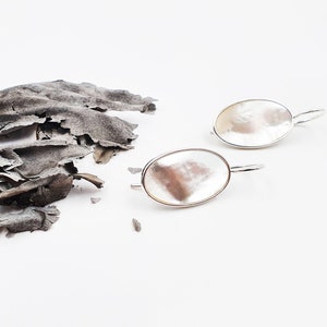Silver earrings with mother-of-pearl