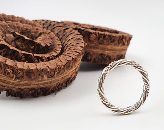 anillo de plata con cable