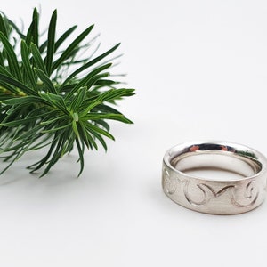 Zilveren ring met decoratie afbeelding 3