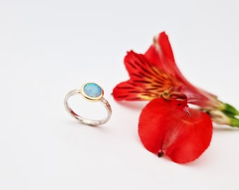 Ring mit Opal in Goldfassung