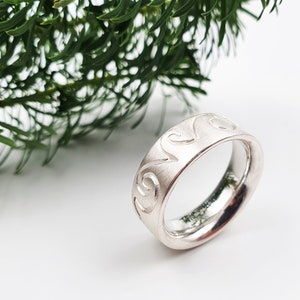 Zilveren ring met decoratie afbeelding 4