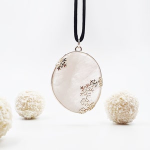 Silver pendant with rock crystal