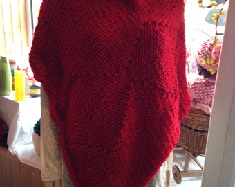 Poncho hand-knitted