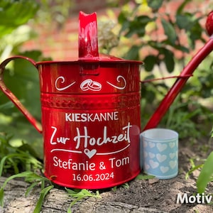 Money gift gravel can for weddings and other occasions watering can in red image 1