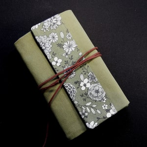 Funda de libro adaptable con diseño floral verde caqui, funda de libro con solapa, bolsillo ajustable para libro, regalo para profesores, regalo de Navidad.
