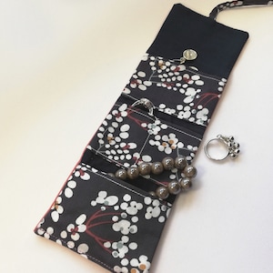 Pochette à bijoux, pochette de voyage rose corail, poche pour bagues colliers bracelets boucles oreilles accessoire femme,  Saint Valentin