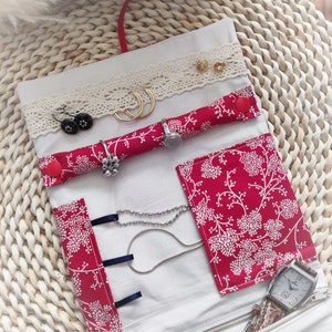 Portagioielli da viaggio, regalo per la festa della mamma