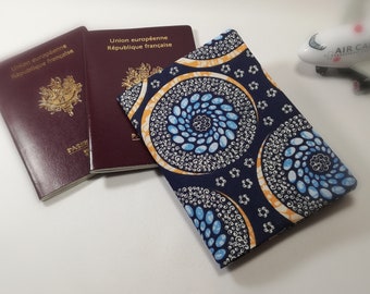 Protège passeport wax bleu, protège passeport personnalisable, passeport personnalisé motif rosaces bleues, idée cadeau Noël, cadeau homme