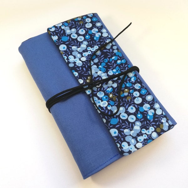 Protège livre ajustable bleu Liberty Wiltshire cadeau maîtresse ATSEM nounou cadeau de Noël