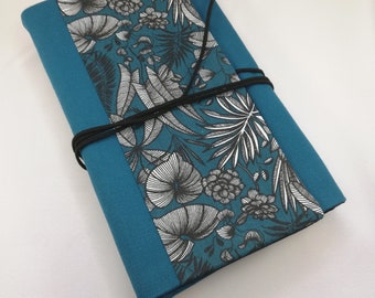 Flowery blue adaptable book cover, book cover with flap, adjustable book pouch, Mother's Day gift