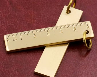 1pc Mini Portable Brass Ruler, 6cm Portable Ruler, Cute Metal Ruler, Pocket Size Drawing Ruler, Key Chain Ruler, Gift, Thickened Small Ruler