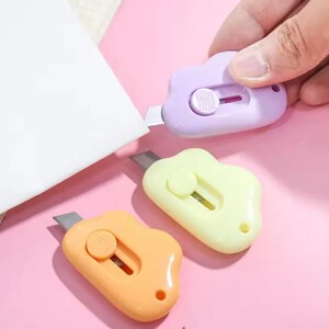 1 cuchillo multiusos con forma de nube, mini cuchillo multiusos, cortador de cajas, abrecartas, cuchillo portátil, mini cuchillo multiusos, material escolar y de oficina