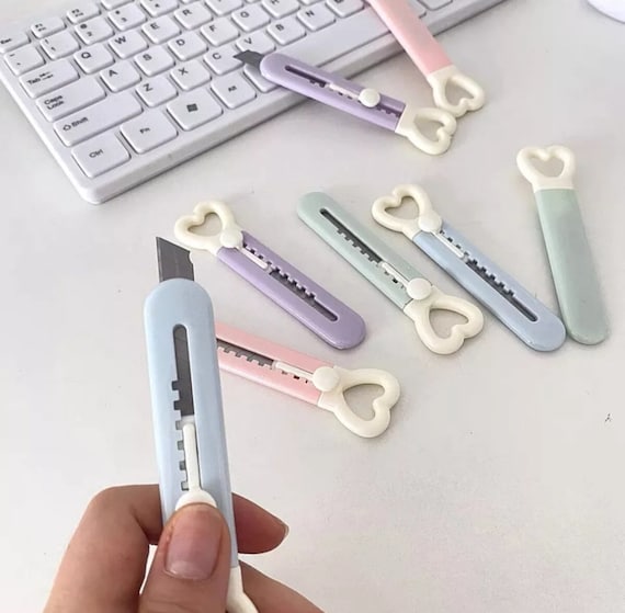 1pc Cute Mini Love Heart Utility Knife Paper Cutter Art Knife