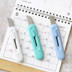 1 minicuchillo multiusos simple, cuchillo de arte portátil, herramienta de corte, cortador de cajas, material de oficina escolar, material para estudiantes, regalo