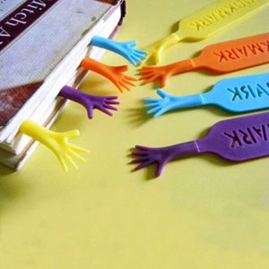 4pcs Set Finger Help Me Bookmark, Creative Five Fingers Bookmark, Funny Bookmark, School Office Supply, Student Gift, Party Favor