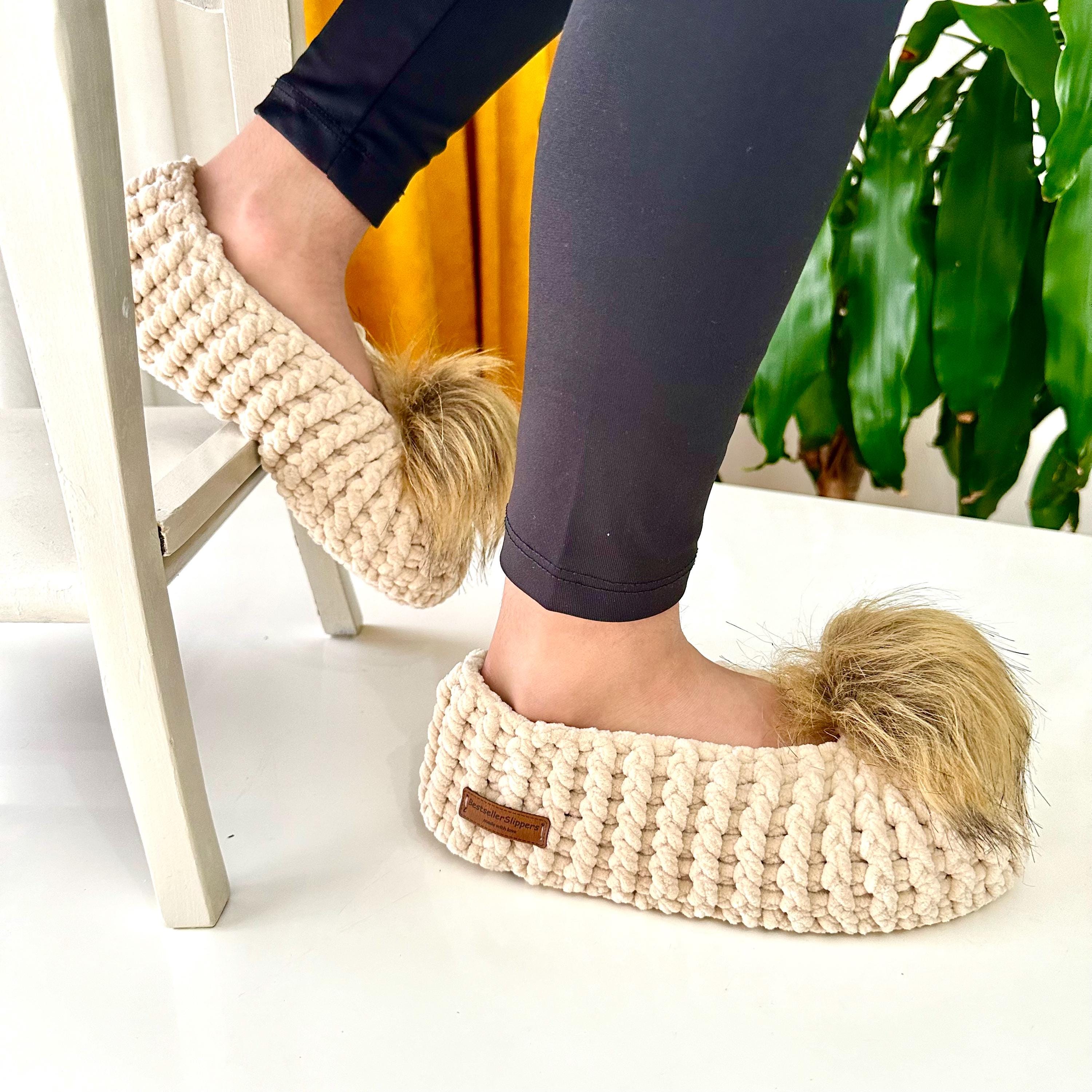 Shoes Women's Slippers With Pom Poms Nevenka Women House