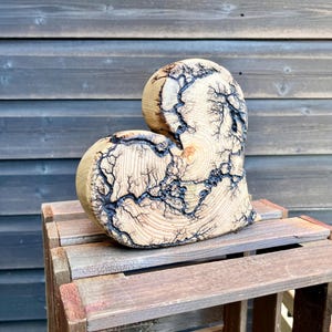 Holzherz | Dekoherz zum hinstellen | Herz mit Lichtenbergfiguren | handgemacht