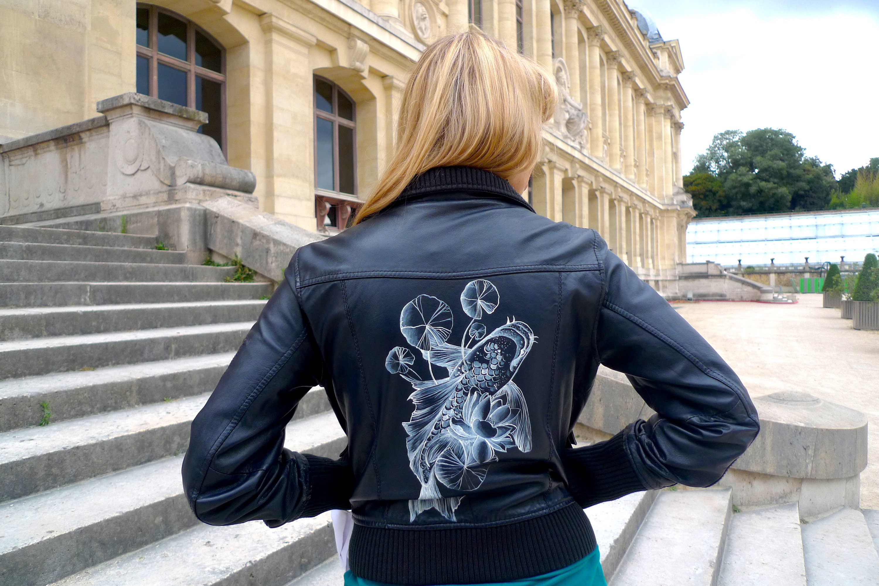 Veste en cuir motif sale