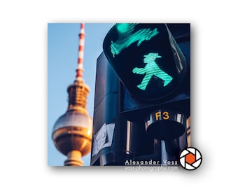 Foto di Berlino su legno - Immagine quadrata in miniatura 10 x 10 cm - Ampelmännchen - L'originale Berlingram con bordo bianco - Foto d'arte e arte murale