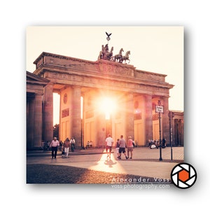 Wooden picture with photo Berlin Brandenburg Gate - Original mini pictures to design, collect and give away - The original Berligram in 10x10