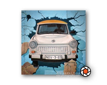 Berlin Souvenir - Trabant East Side Gallery - Mini wooden picture 10 x 10 cm - The original Berligram with white border - Photo gift picture on wood