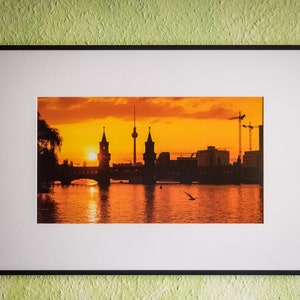 Berlin Wandbild im Passepartout Ein echtes Stück Berlin in 60 x 40 cm Einfach Einrahmen und Aufhängen Fine Art Fotografie zum Genießen Bild 4