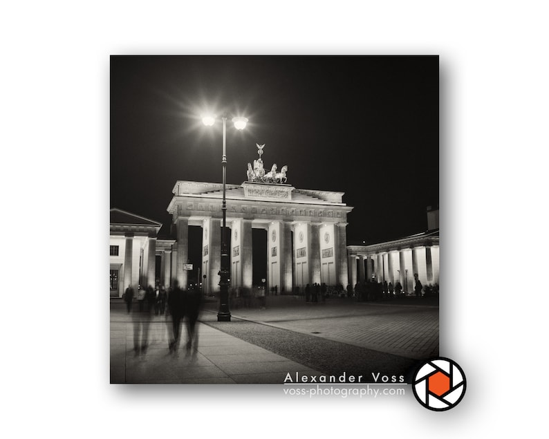 Leinwandbild Berlin Brandenburger Tor Stilvolle Schwarz Weiß Fotografie Wandbild fertig zum Aufhängen Fotokunst direkt vom Künstler Bild 1