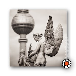 Berlin Black and White Photo on Wood: Small picture for decorating & designing - A pretty and personal gift - The original Berligram