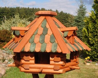 Futterhaus / Vogelhaus mit Holzschindeln und Gaube