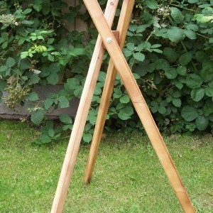 Stand tripod treated for your birdhouse, Voge image 2