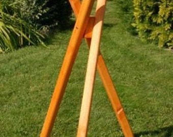 Stand tripod treated for your birdhouse, Voge