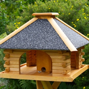 Birdhouse V 20 stone, solid birdhouse, bird feeder
