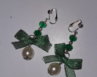 EARRINGS * CHRISTMAS BOW*