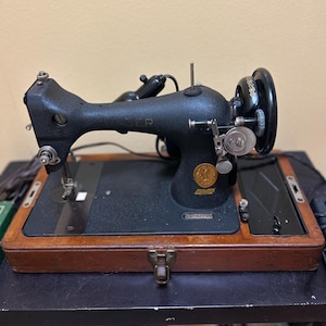 Máquina de coser Singer antigua