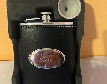Frasco de whisky nuevo en caja