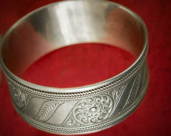 Vintage Moroccan Sterling Silver Jewish Bracelet Bangle Ethnic JEWELry,Carved Handmade Women ENGRAVED Old BERBER Silver Traditionnal BANGLE