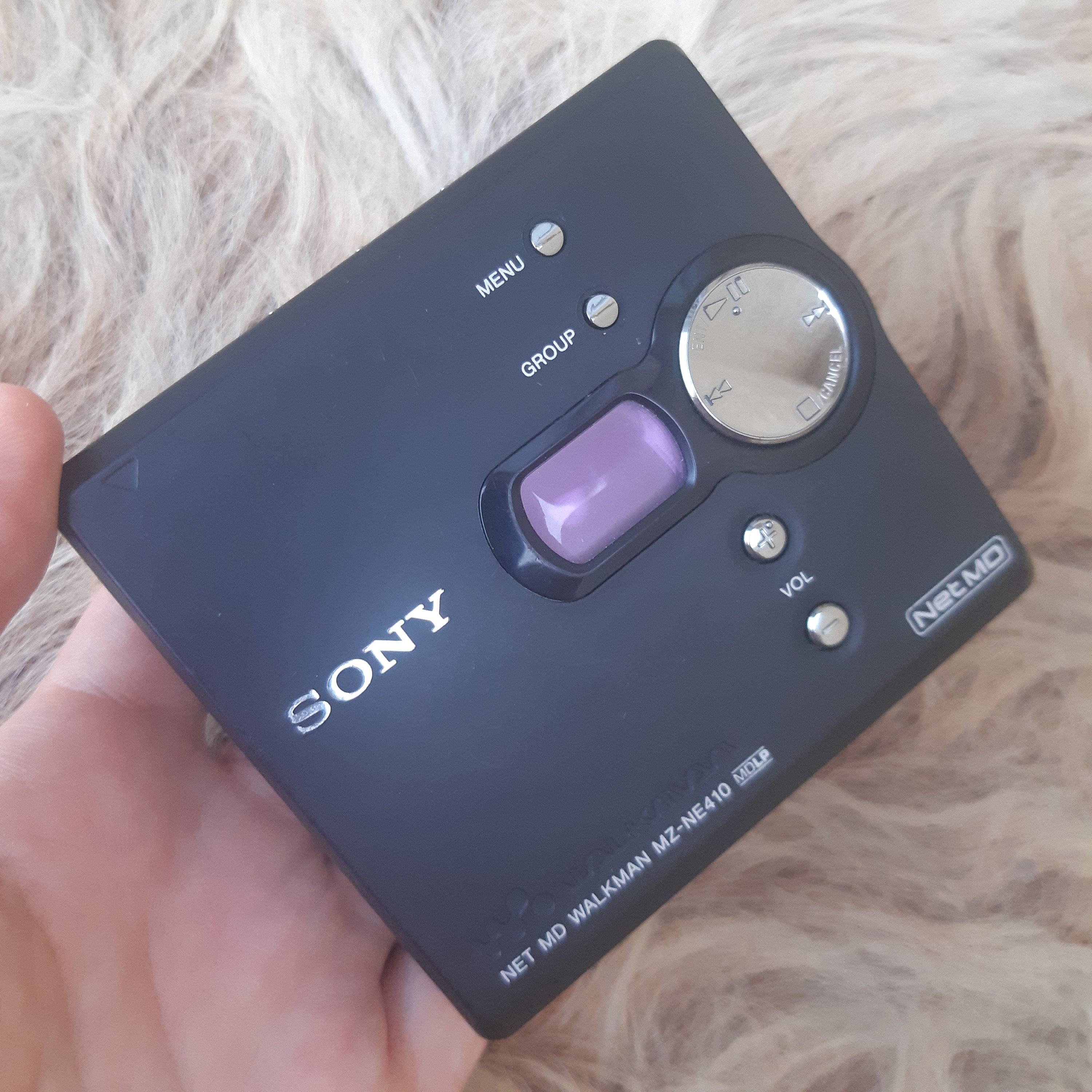 Sony Walkman Net MD Portable Mini Disc Player MZ NE410