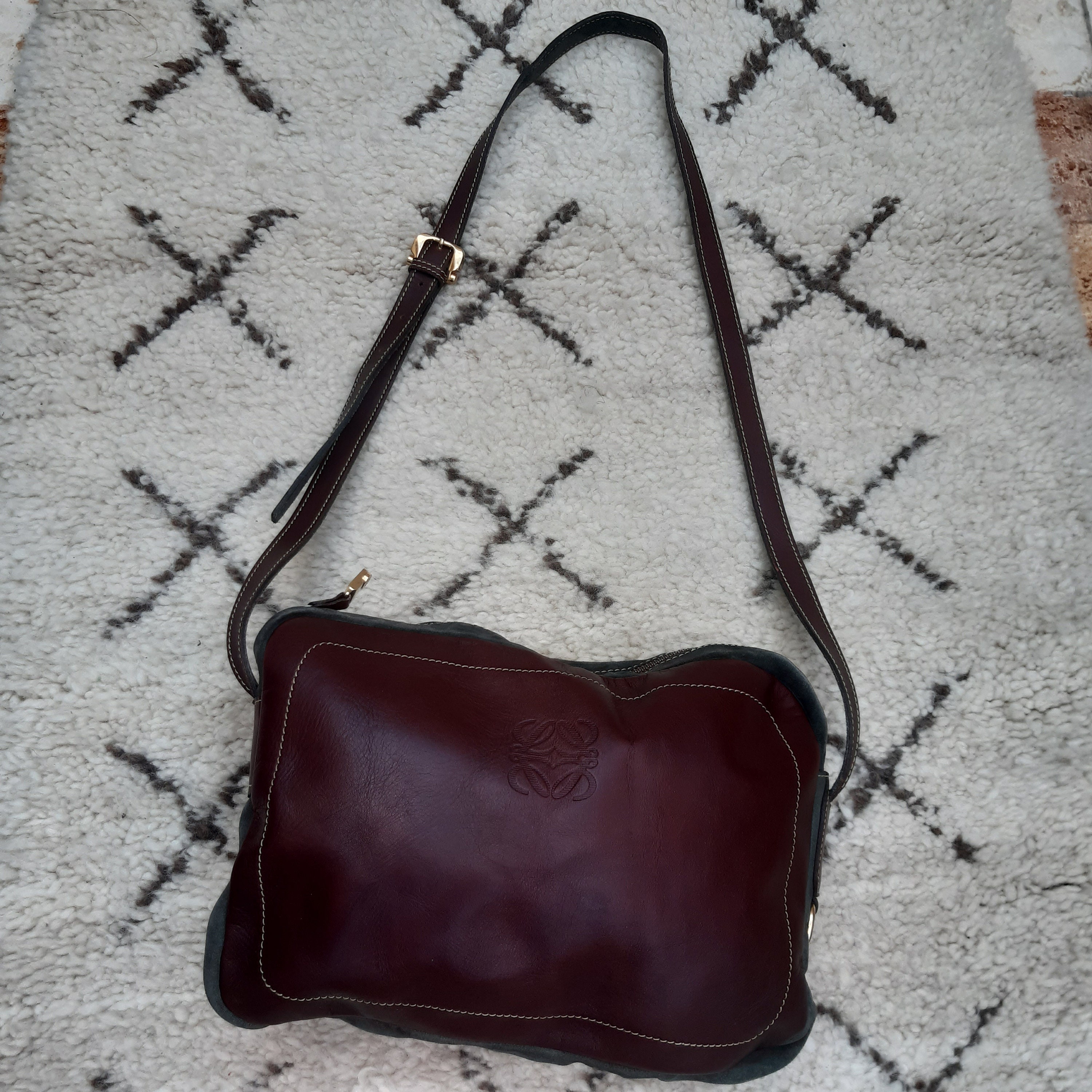 Authentic LOEWE Vintage Velazquez Twist Drawstring Bucket Bag 