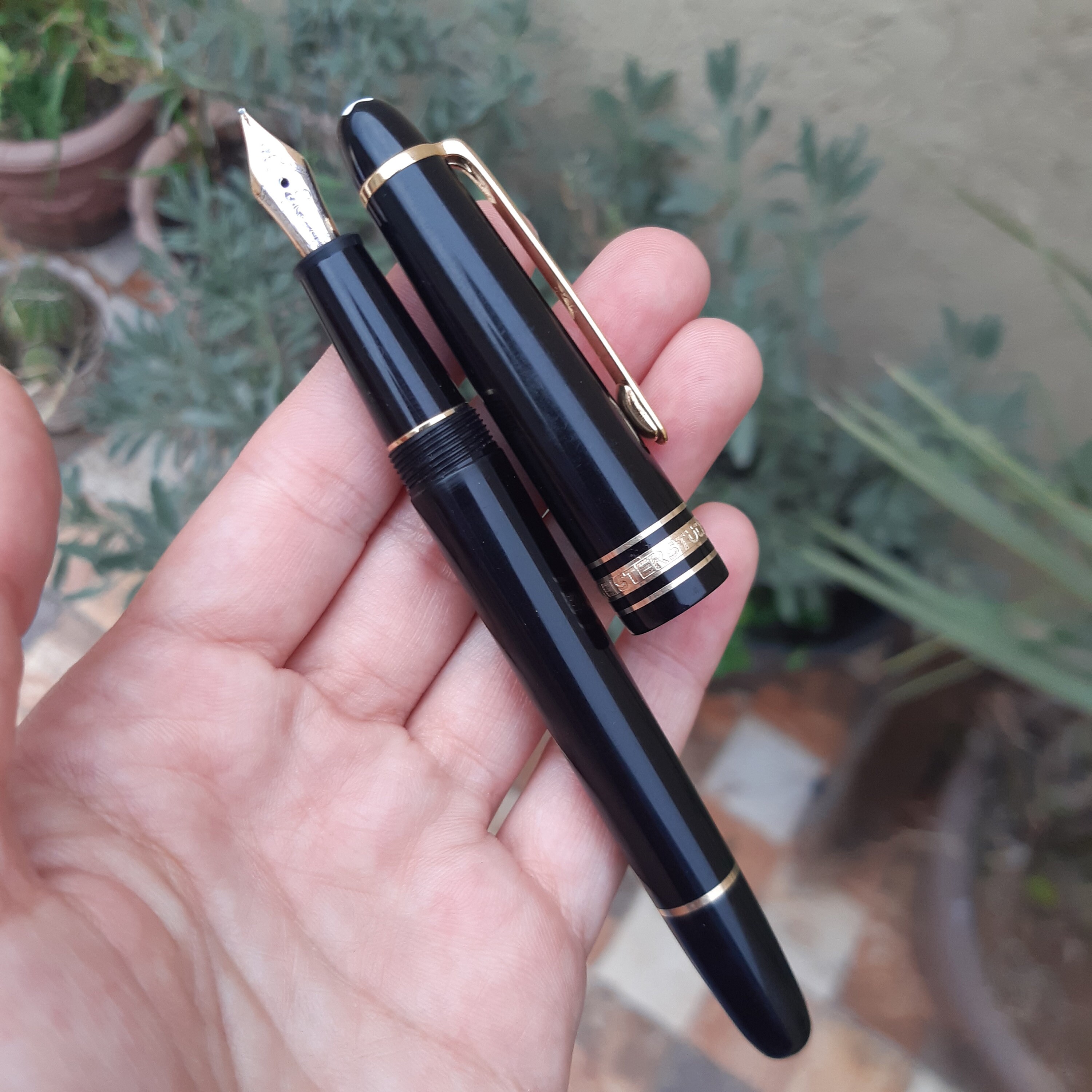 MONTBLANC Fountain Pen 14K Nib, Montblanc Meisterstuck 14K Black & Gold Pen Gold 585, MONTBLANC