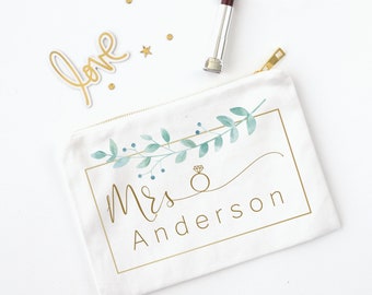 Bride Makeup Bag, Bridal Gift, Personalized Wedding Gift, Bridal Shower Gift, Bride Gift, Makeup Bag, Wedding Gift, Bridal makeup Bag, Bride