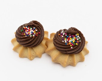 LI Confections Chocolate Fudge Top Cookies