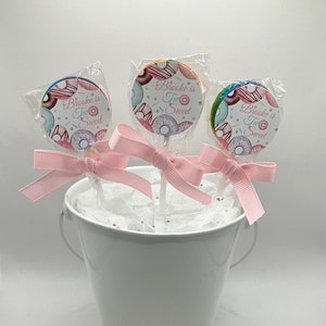 15 Two Sweet personalized Birthday Lollipops. Lollipops are ONE AND a HALF inches round.