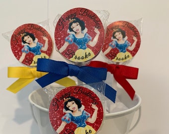 15 Snow White Personalized Birthday Lollipops. Lollipops are ONE AND a HALF inches round.