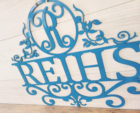 Fancy Monogram Sign Personalized Door Hanger Round Monogram Circle Family Name Sign Leaf Vine Wedding Gift Anniversary Last Name Wreath