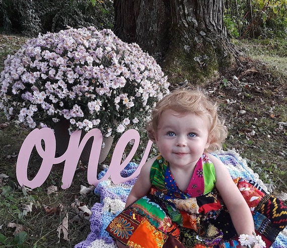 One sign photo prop for photo shoot for babies baby birthday sign metal one script number sign photographer prop steel one