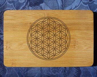 personalized cutting board motif "flower of life" bamboo, rectangular, engraving