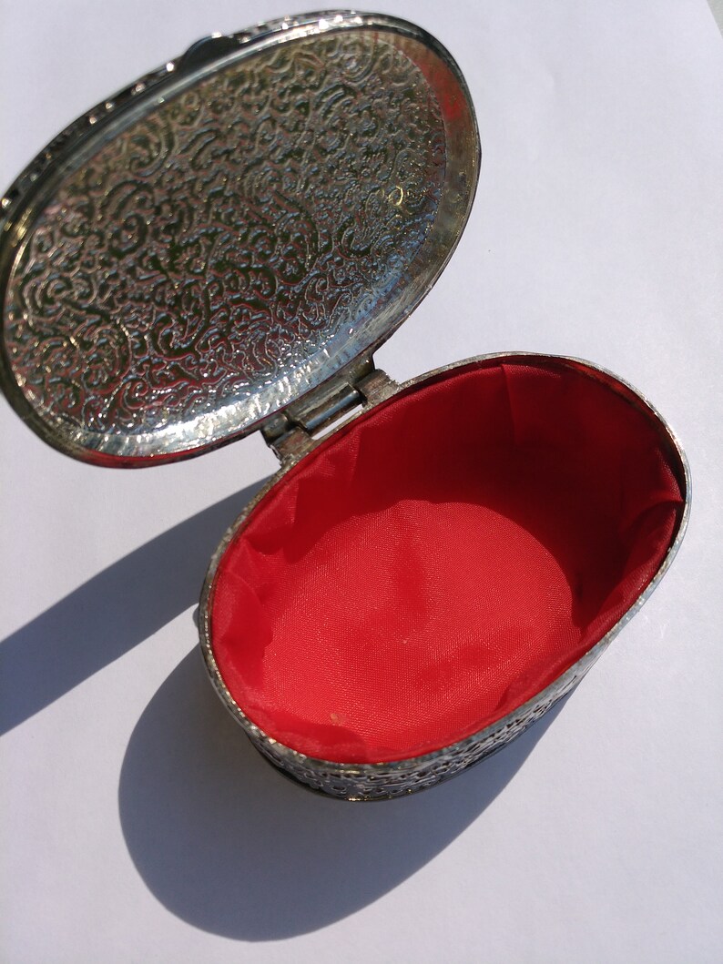Elegance Vintage Oval Jewelry Box Etsy